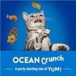 Friskies Party Mix Cat Treats, Ocean Crunch with Real Ocean Whitefish - 454 g Cannister (1 Pack) - Image 4